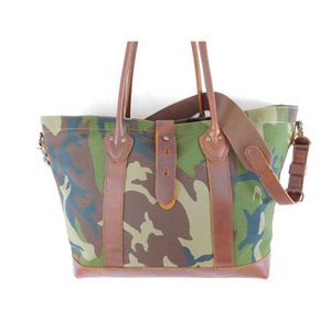 LL BEAN BOAT & TOTE SIGNATURE CAMO CANVAS LEATHER TRIM TRAVEL BAG